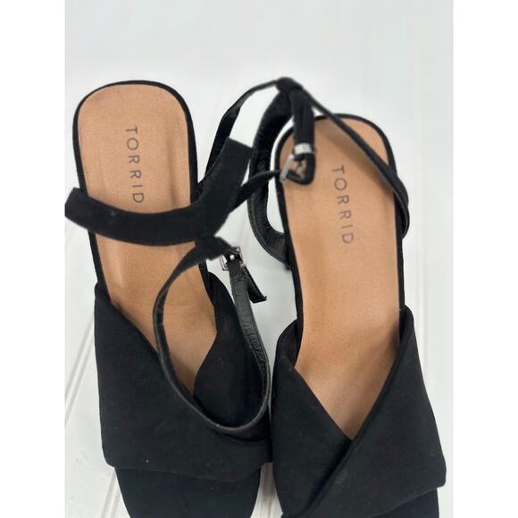 Torrid 9.5 WW Black Velvet Square Open Toe 5" Heels Criss Cross Ankle Strap - Picture 5 of 10